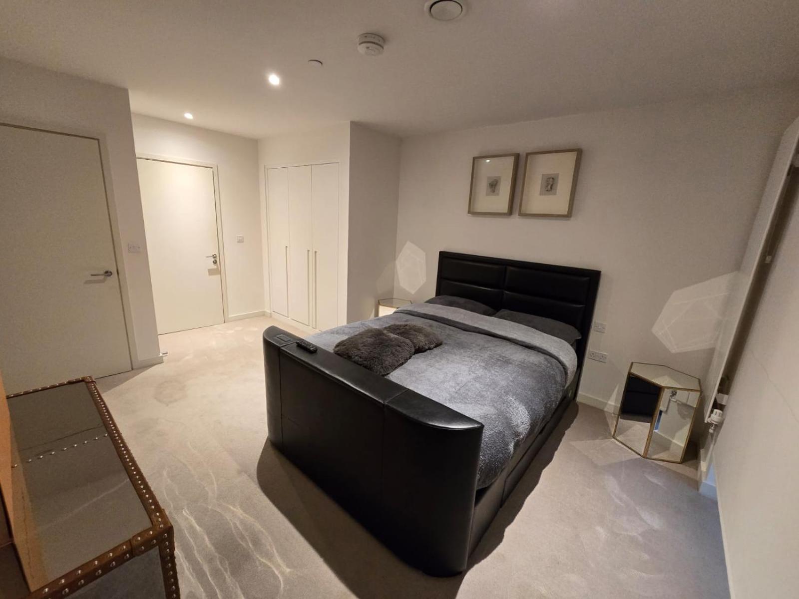 Alloggio in famiglia En-suite Toilet In Private Excel Airport Royal Wharf *