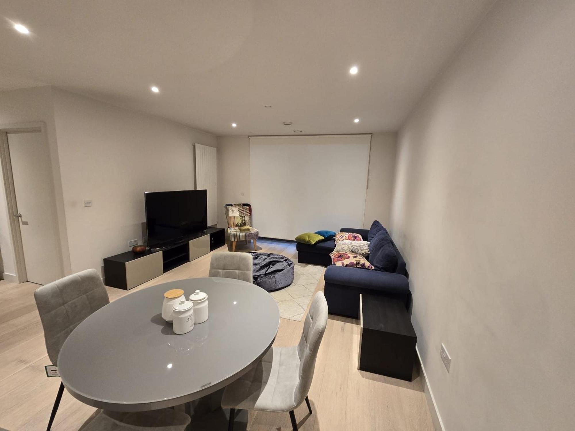 En-suite Toilet In Private Excel Airport Royal Wharf *